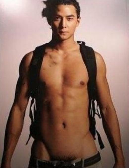 张杰致敬吴彦祖 