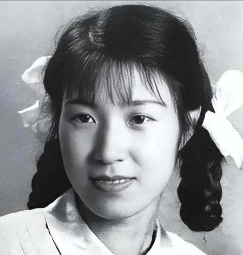 1956年，李玉琴到看守所探望溥仪，管理员考虑到两人14年没同房，破例让她留宿一