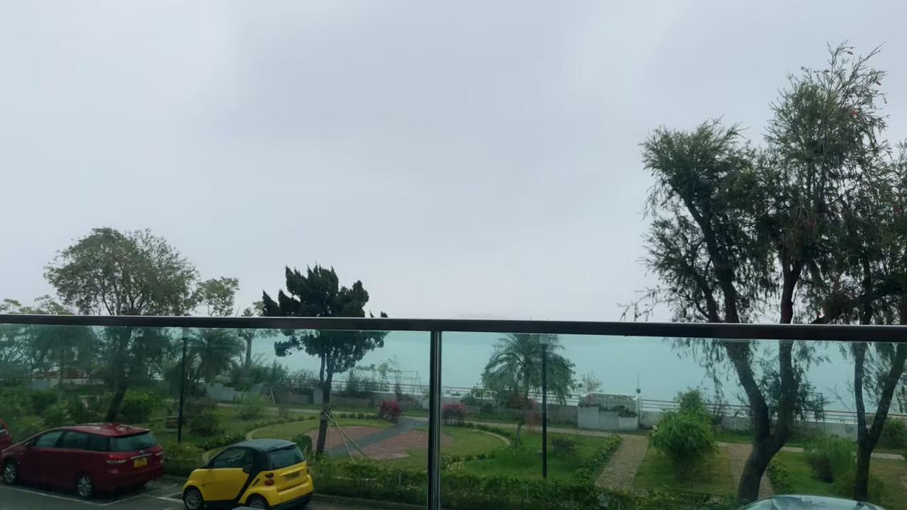 人生本就是一场没有返程的修行，脚步不停，感悟不止。
在岁月里赶路，遇山翻山，遇水