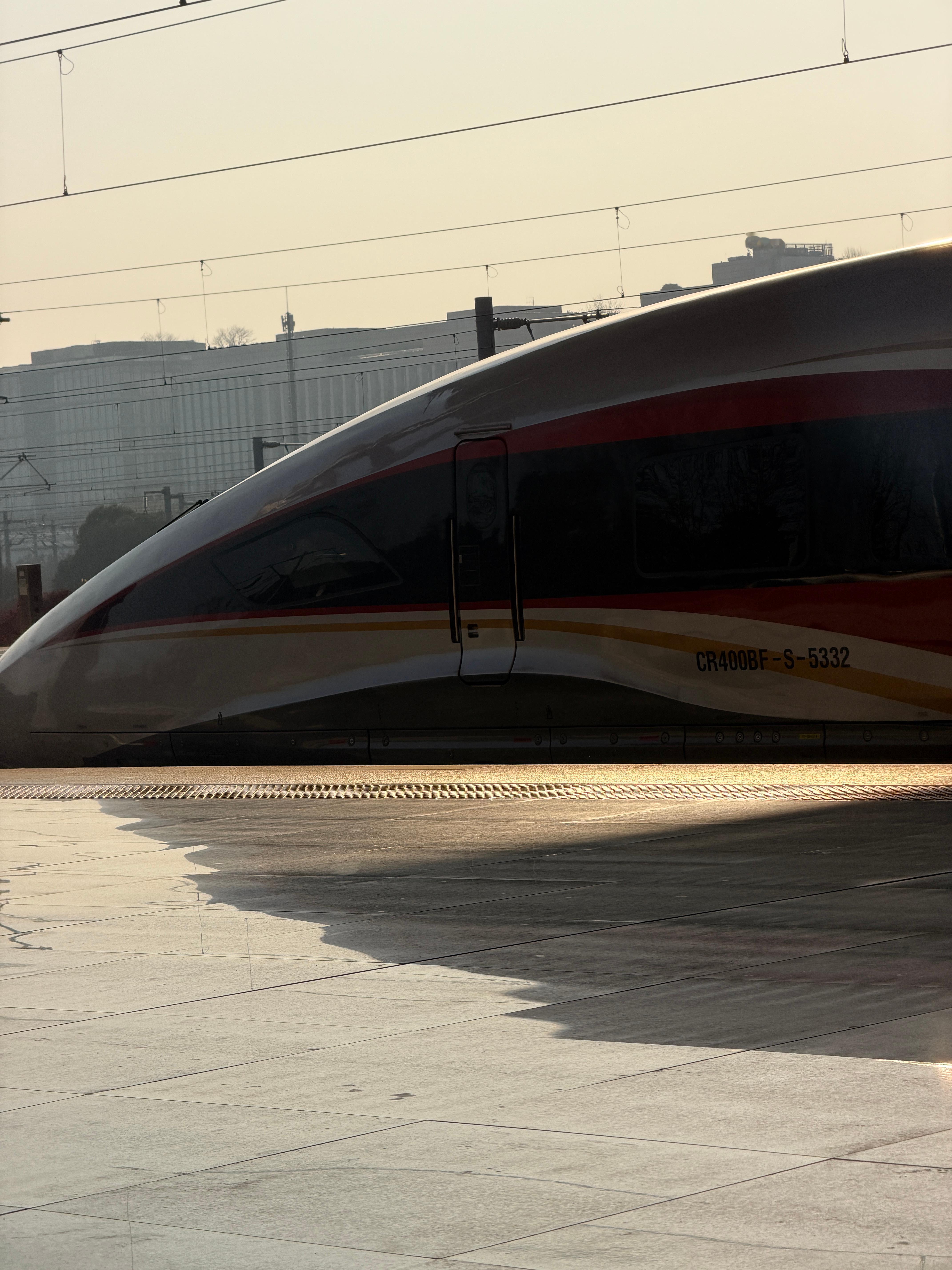 你见过光吗？我……我前两天在俄罗斯真没见着！哎呀妈太阳的味道太幸福了回肥回肥回合