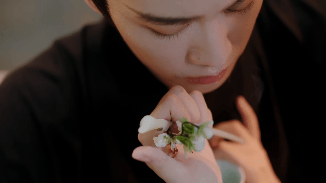 泡个温泉的功夫，皇后直接把家偷了！凌苍苍先用温柔乡麻痹萧焕，反手麻药龙印一气呵成