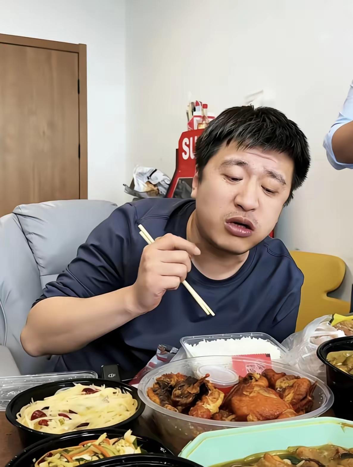 你是愿意像张雪峰那样用生命换来几个亿，让家人跨越阶层实现财富自由，41岁英年早逝