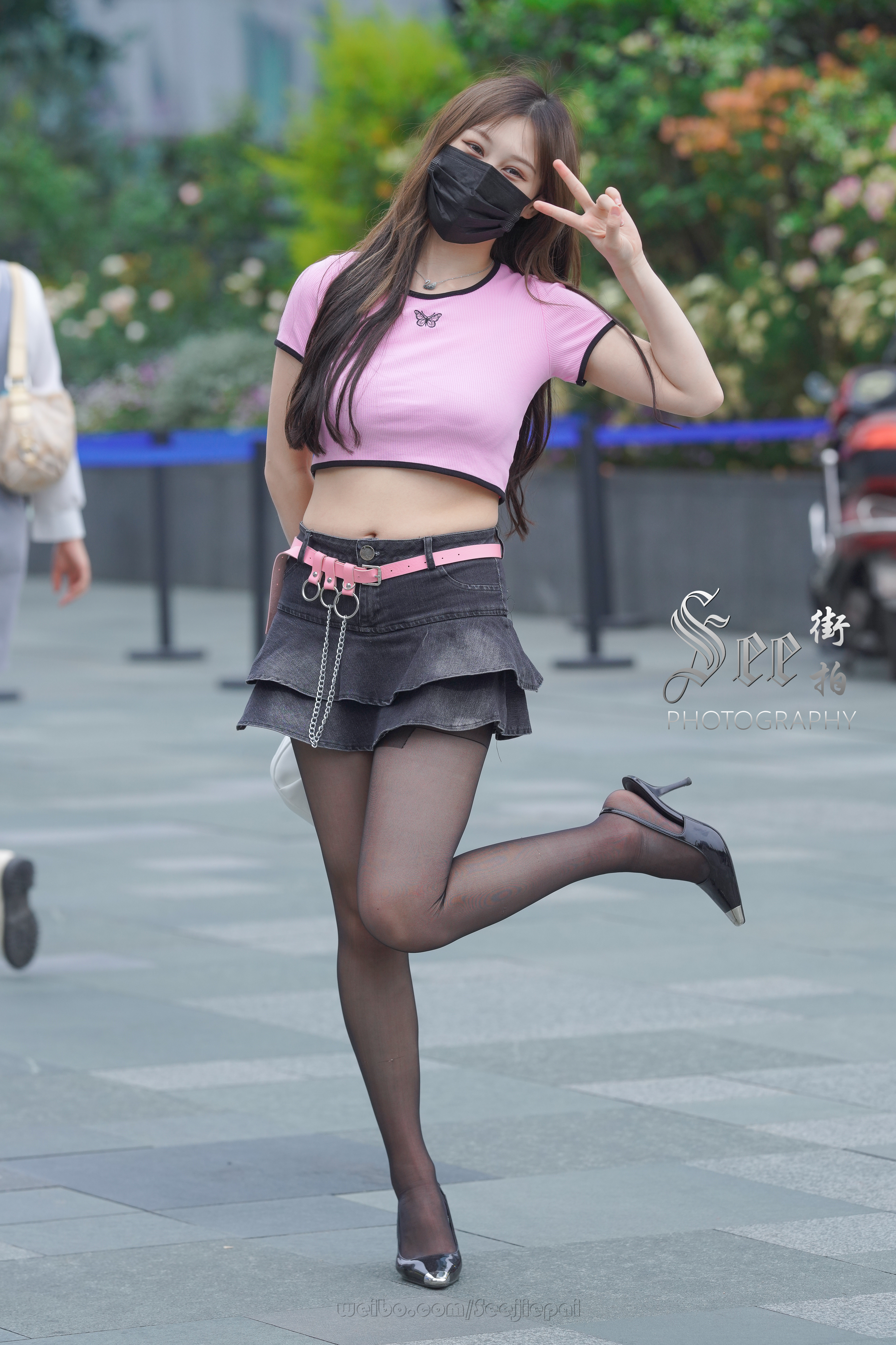 牛仔裙粉色T恤~~ ​​​