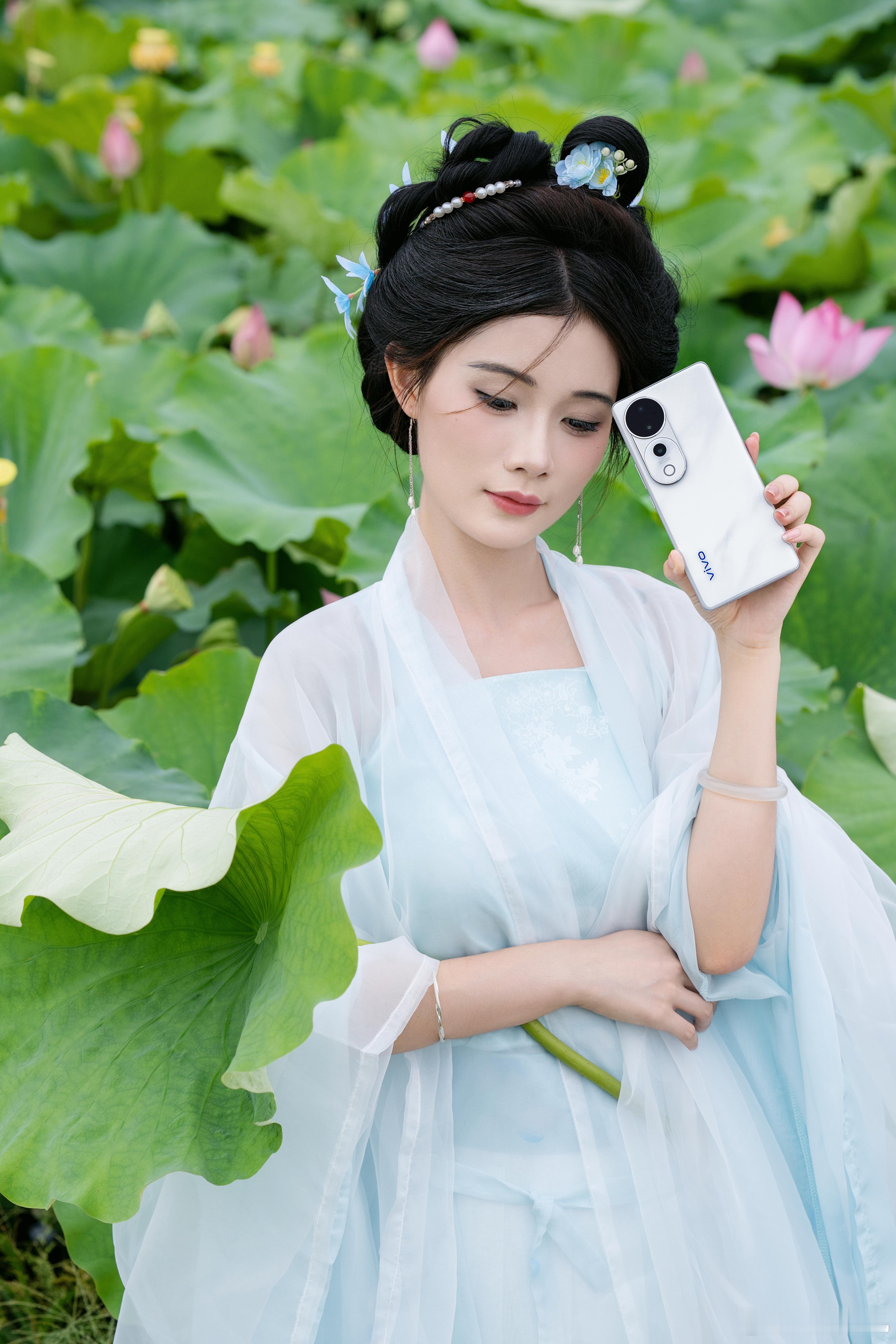 来一组vivo S19 Pro烟雨青图赏，大家喜欢吗？[doge] ​​​