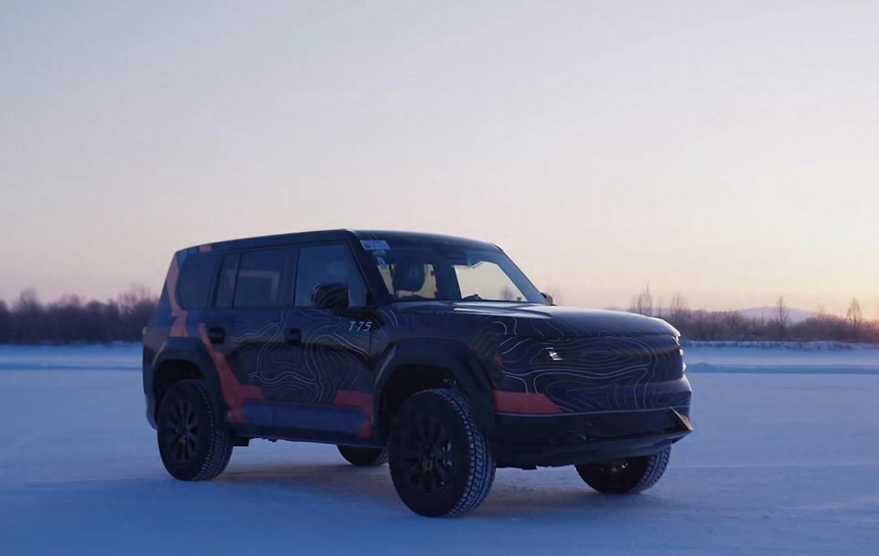 广汽传祺全新硬派越野SUV曝光，大家觉得这个造型如何？
方盒子的硬派外观
搭载插