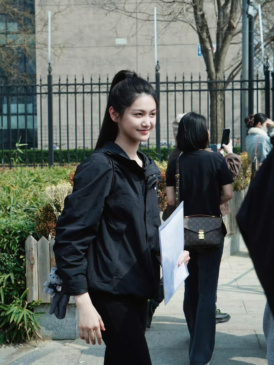 张籽沐艺考状态夯爆了 素颜赴考稳扎稳打，北电、上戏、中传、中戏四校复试全通关✨ 