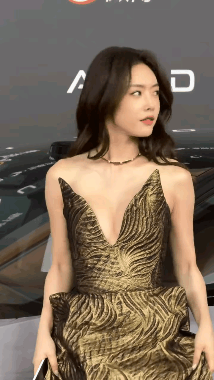 终于在这代演员的身上看到了野心想当年双冰四旦的盛世就是从红毯开始的昨晚金鸡奖刷到