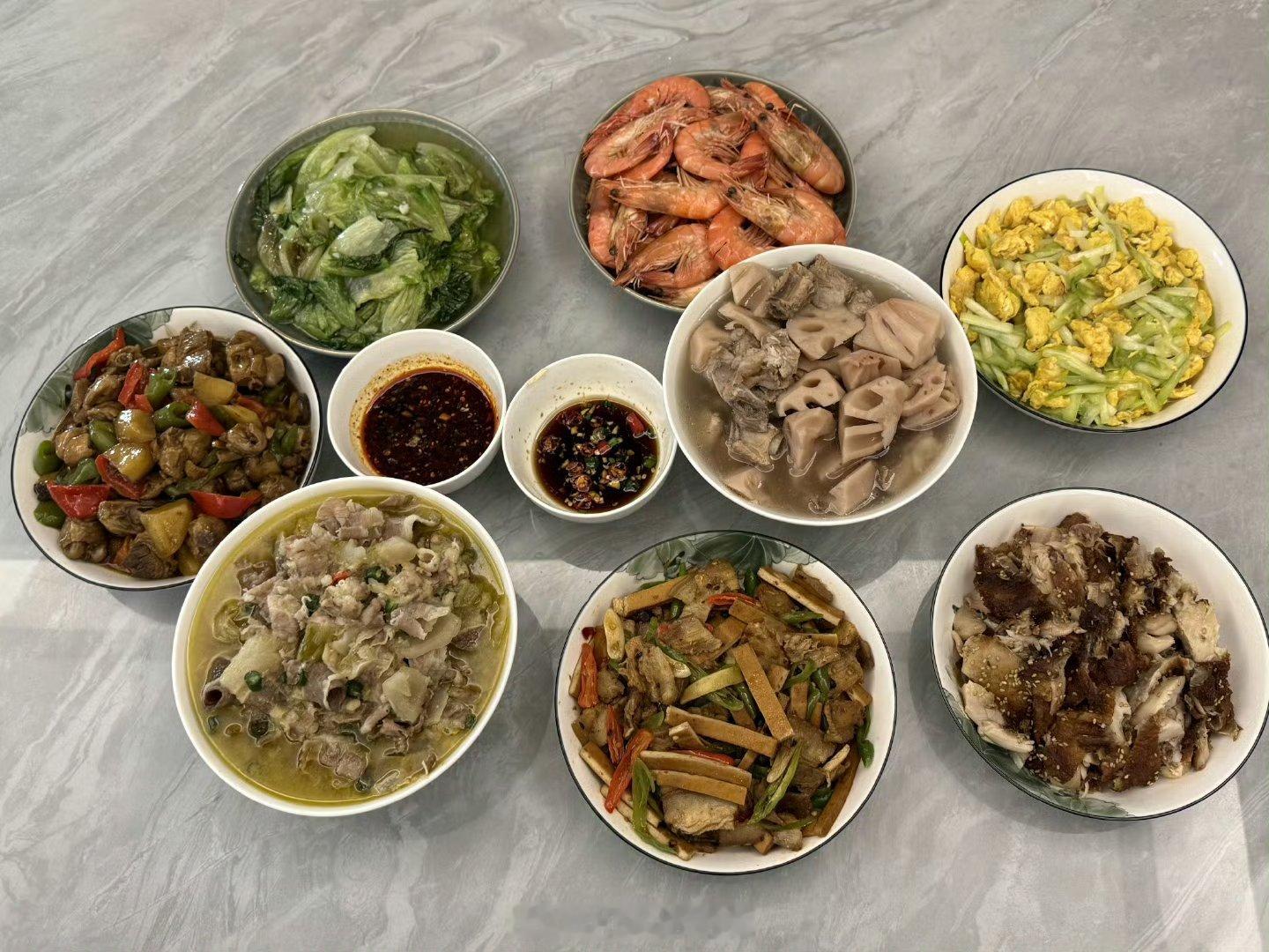 女明星肉肉的商务饭局，猜猜这个新朋友是谁和平精英职业联赛 2026pel