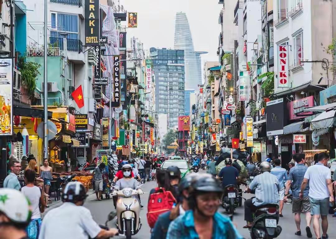 越南正在崛起吗？

大国跟小国的逻辑是不一样的。

大国真正崛起的标志是制定标准