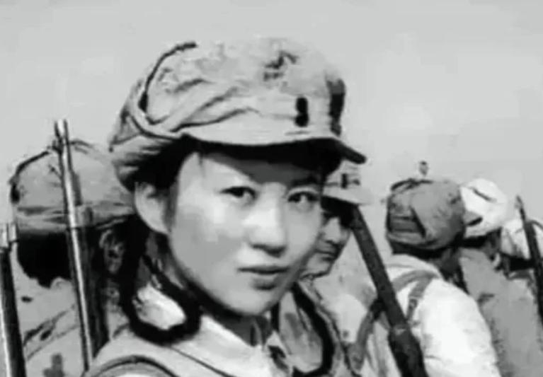 1941年，女战士在老乡家养伤，贪财的邻居向鬼子告密。深夜，日军将老乡家围得水泄