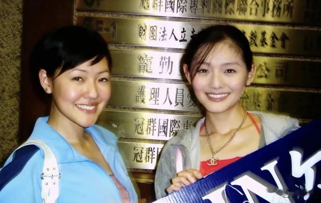 大s的职业是明星，所以她不管怎么样，发生任何事，她也是要个面子的吧？

比如她当