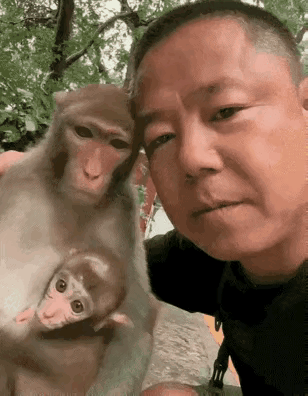 当着未成年孩子面亲亲，当妈妈的能不急吗？看上去相亲相爱的一家三口！