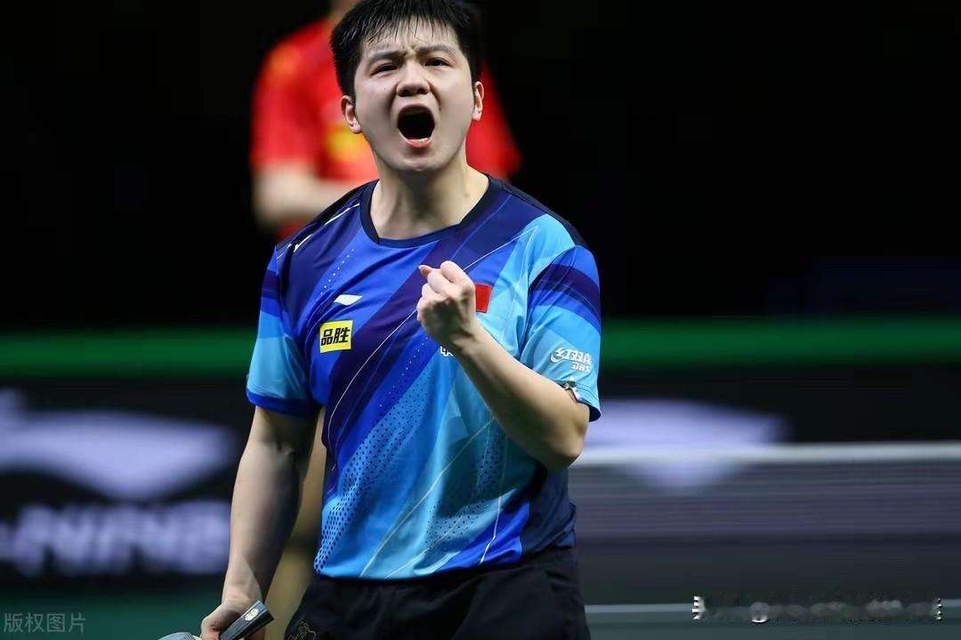 全运会乒乓球男单决赛：樊振东夺冠
樊振东（上海）4-1诗栋（海南）
第一局：樊振