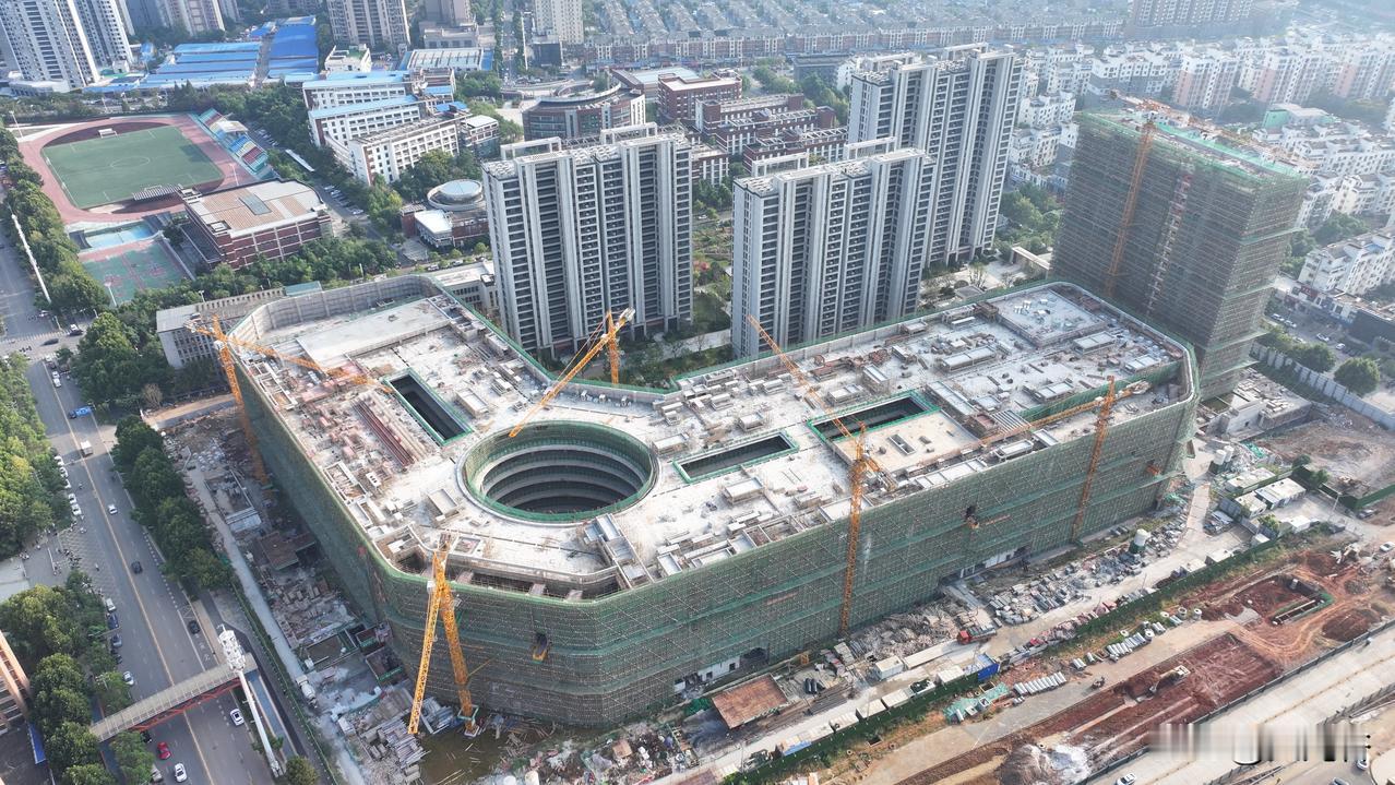 光谷南 | 伟星光谷悦广场航拍20240914

项目位于东湖新技术开发区高新六
