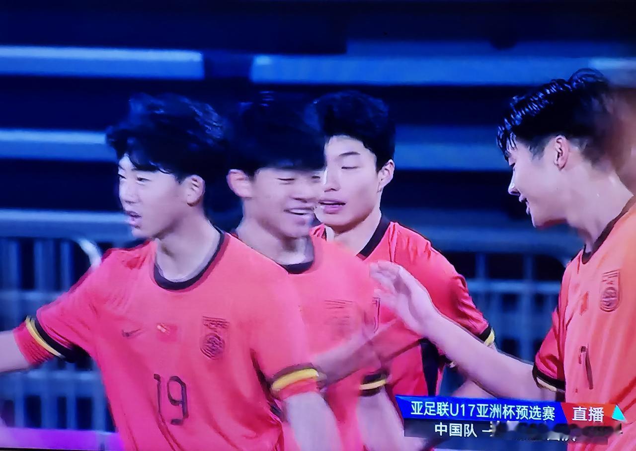 U17男足是中国足球未来的希望。
       11月30日晚，中国U17男足4