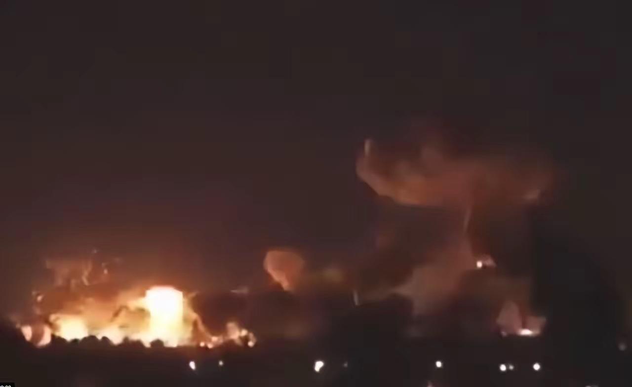 2月27日，巴基斯坦空袭塔利班总部，当场炸死200名武装人员，最高首领阿洪扎达生