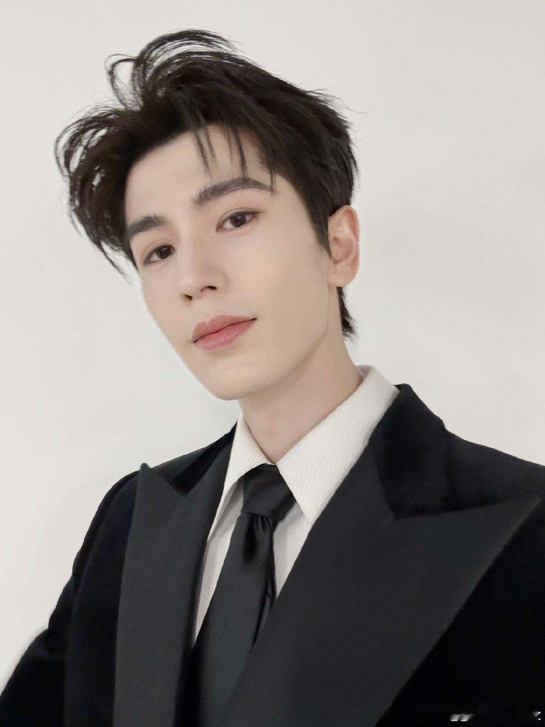 刘大锤回应张凌赫单身张嘴就来，这还需要回应吗？！ 