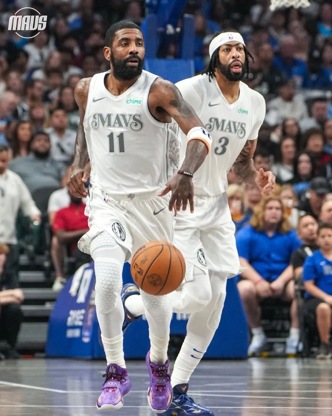 Joe Vardon报道，联盟内部有流言称，独行侠可能考虑同时放弃安东尼·戴维斯