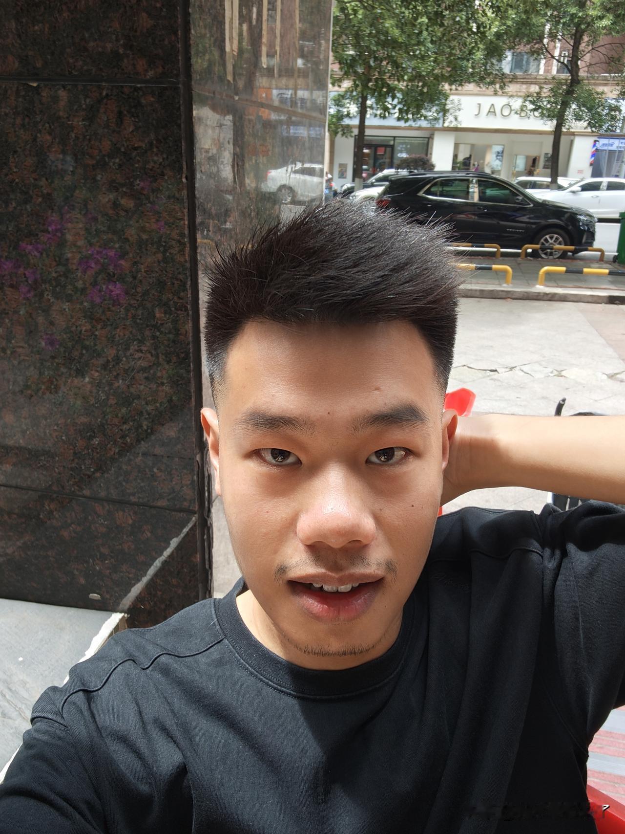 万亿富翁又怎么了？能吃的到这碗正宗的老长沙肉丝面吗？能像我理个发只要12吗？