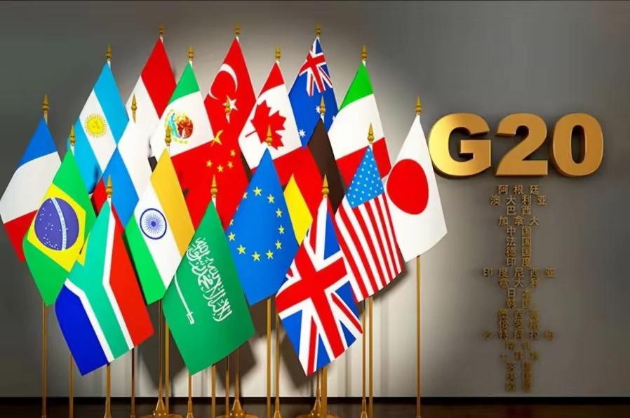 美国缺席G20峰会的理由，是“南非白人农民遭遇种族灭绝”，熟悉吧。