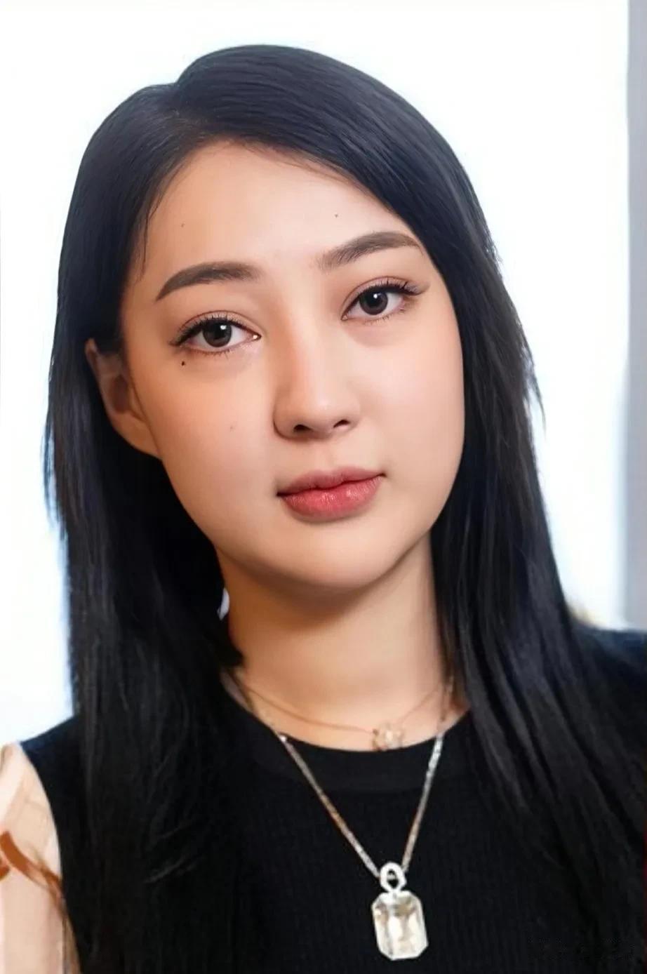 炫富网红郭美美，二次出狱了！

说起郭美美无需赘述，此前凭借炫富成为网络红人，后