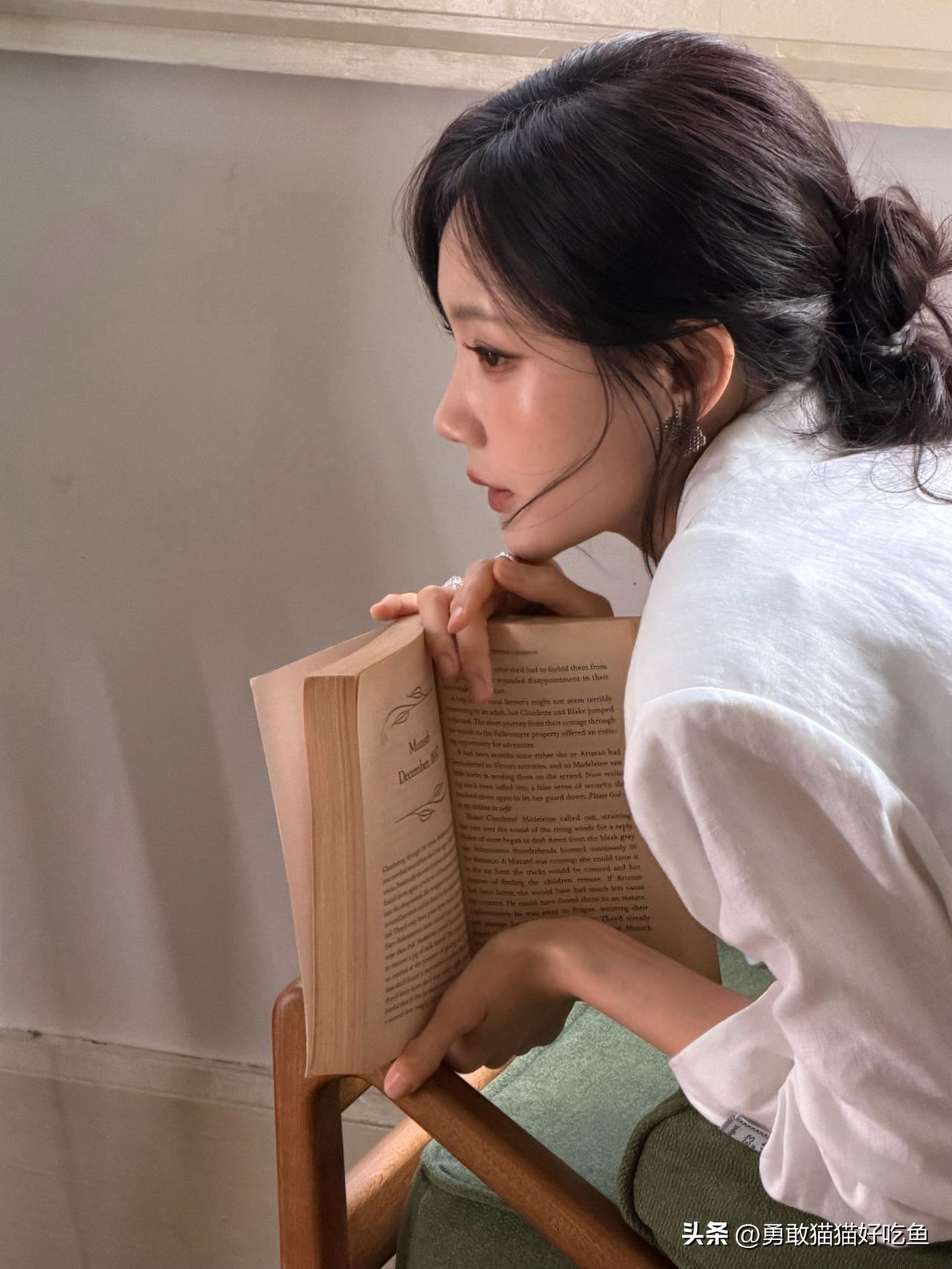 李一桐分享图片