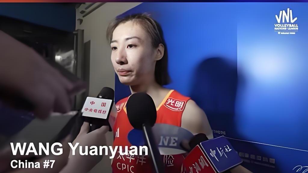 中国女排0-3土耳其女排，无缘世联赛决赛。
赛后采访，主教练赵勇、球员王媛媛，以