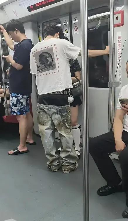 年纪大了，看不懂现在一些年轻人的时尚！