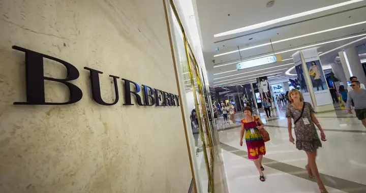 直接打3折，精致白领，在“中产超市”抢购奢侈品