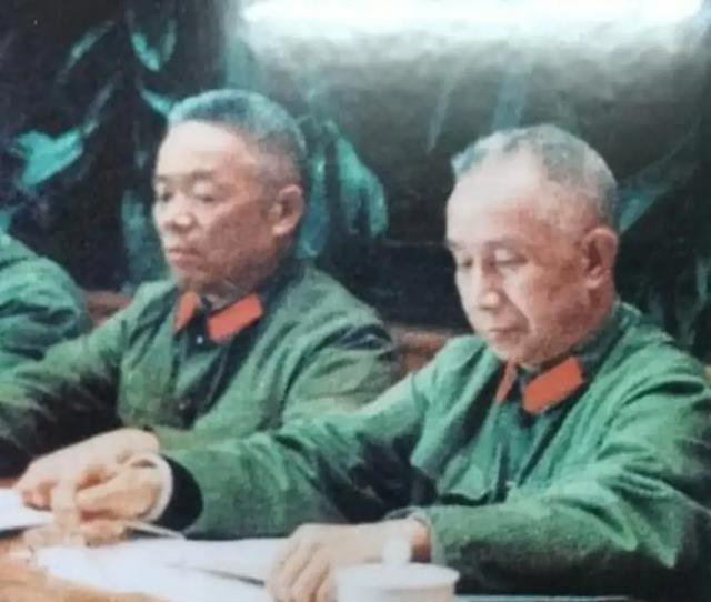 最能打上将与大将的合影，很难得。我军开国将帅中，他俩不仅最擅打神仙仗，还是作战风