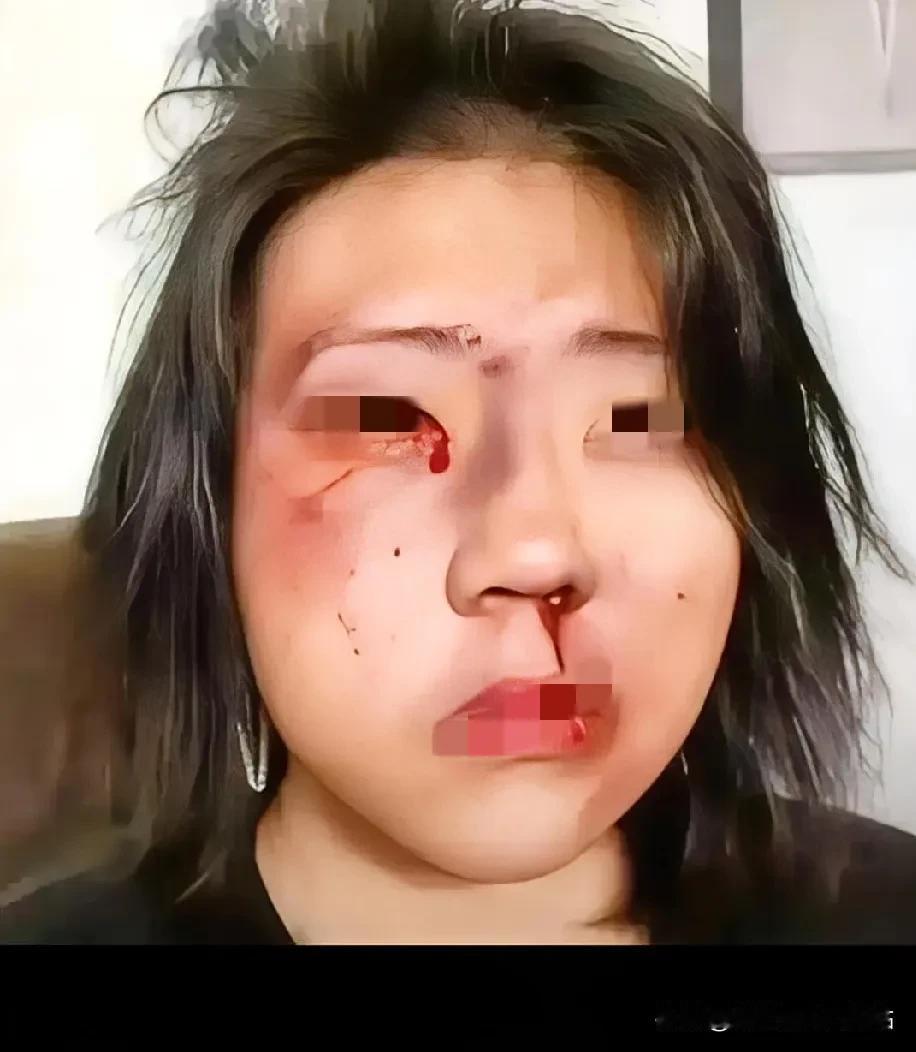 这两天我刷到蕞多的就是那个高速上开 25 码龟速度 ，在高速公路上行驶8 公里还