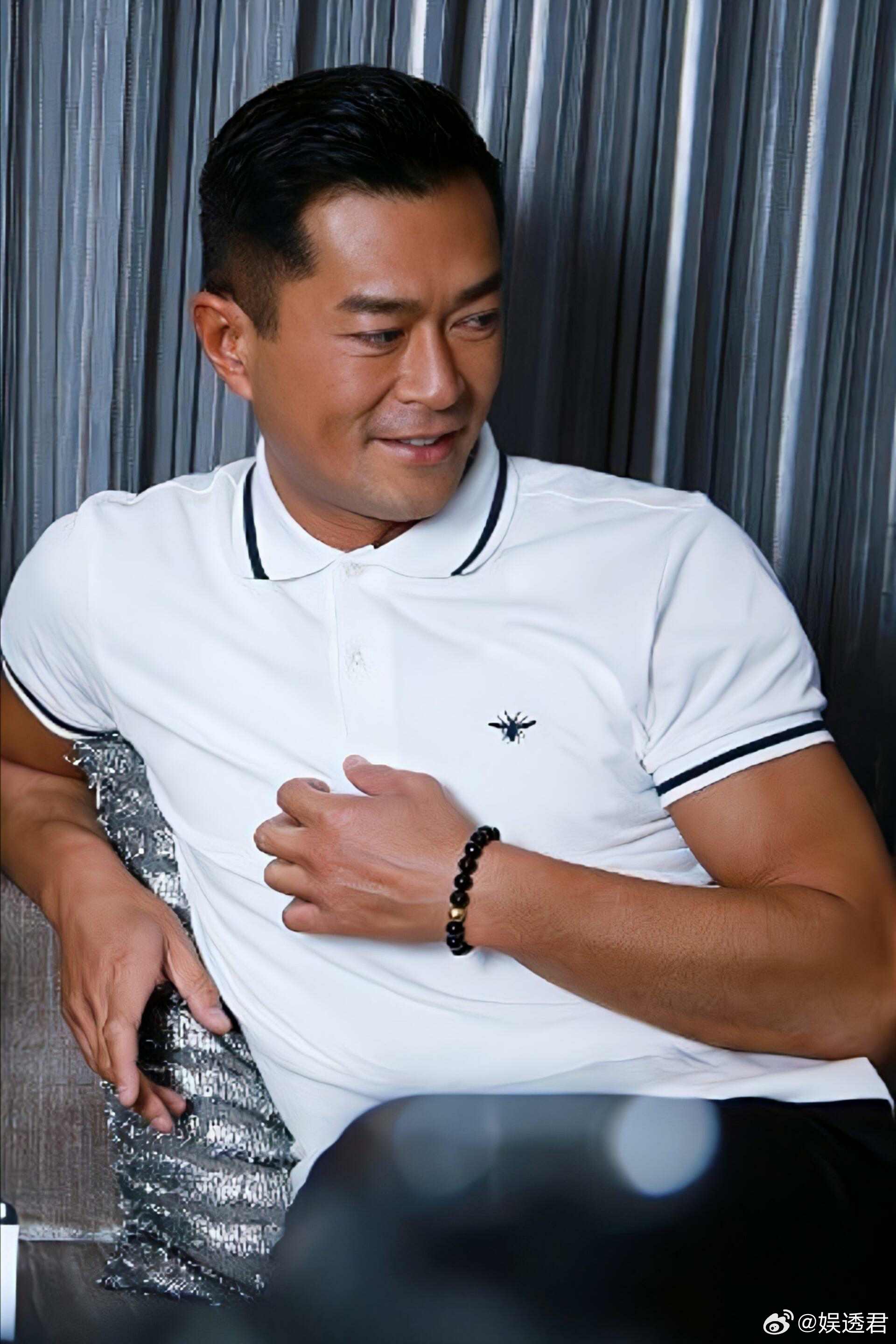 周润发古天乐终于在寒战合作上了相识几十年却一直没机会同框，这次在寒战剧组相遇，还