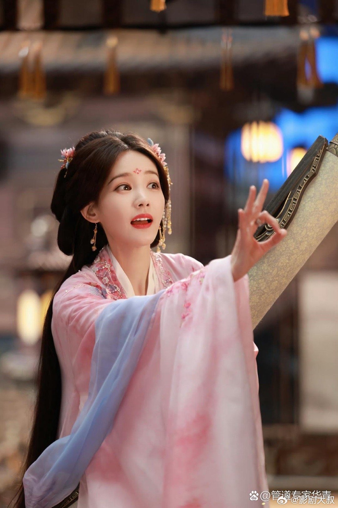 被李一桐书卷一梦的造型美到了！简直是天选古装美人。 ​​​