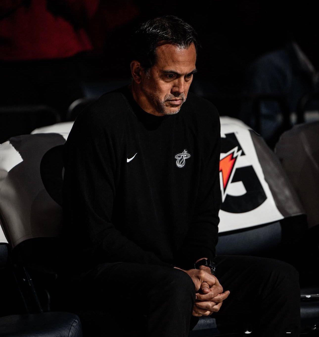 大家别忘了斯波[赞][赞]优秀的战术安排[赞][赞]给我使劲夸[来][来][来]