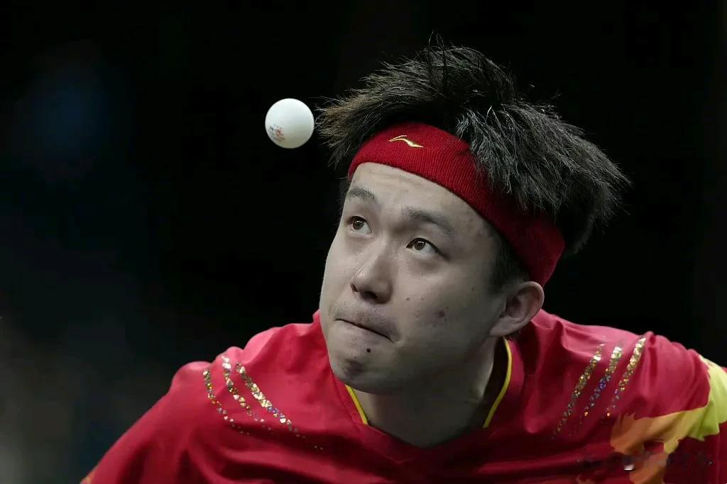 唉，王楚钦爆冷出局了。
据中国新闻刊的报道，王楚钦2：4不敌莫雷加德，那么问题来