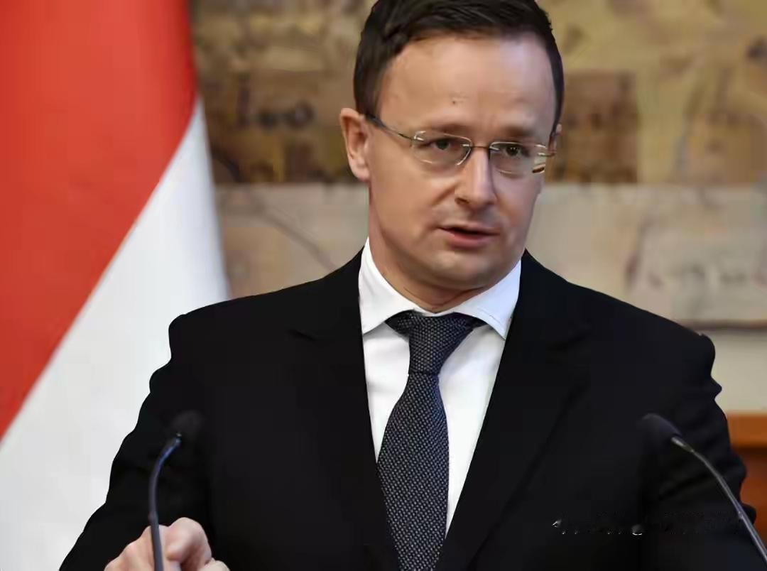 欧盟抛出900亿欧元援乌贷款方案，其中600亿还绑定“优先买欧洲武器”的霸王条款