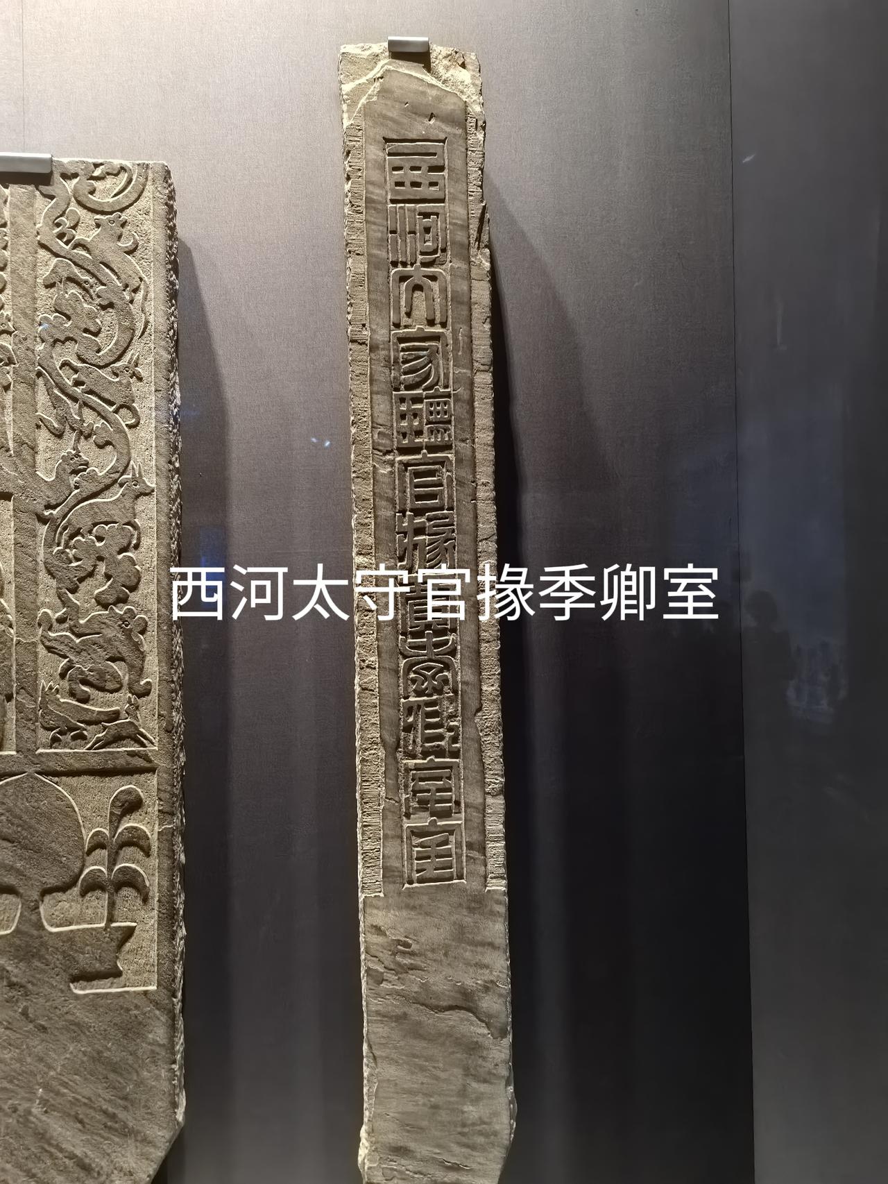 陕北的黄土高原到底尘封了多少历史？

石峁遗址挖出了4000多年前的皇城台，
给