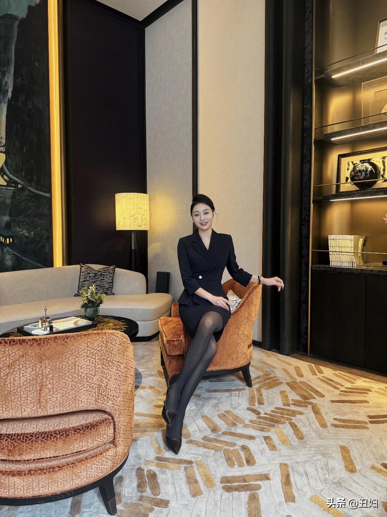 美女有哪些特质，大家都有何认同点身材比例好，看起来很舒服。