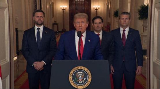 当不成总统了？美多地爆发混乱，特朗普或提前下台，白宫开始急了
 
“想靠开疆拓土