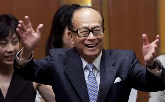 中方代表团紧急访巴，李嘉诚港口售卖仍存变数，长和股价大幅缩水。最近李嘉诚以223