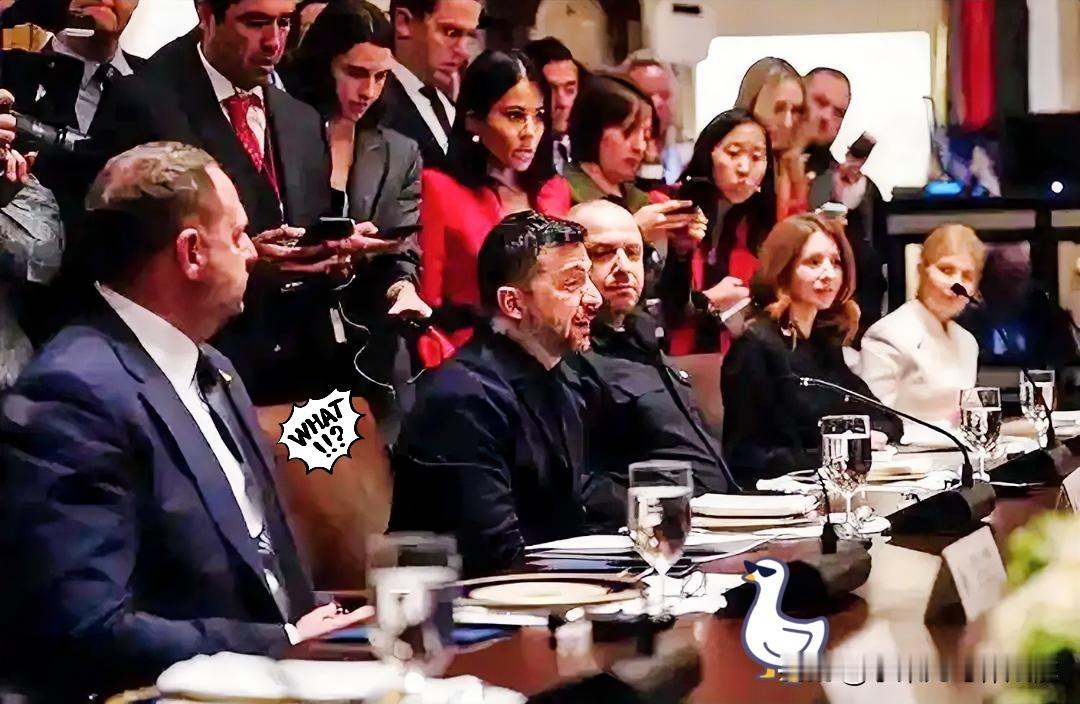 刚刷到乌克兰选举相关的新闻，我第一反应是：这事儿又凉了半截。
 
当地时间22日