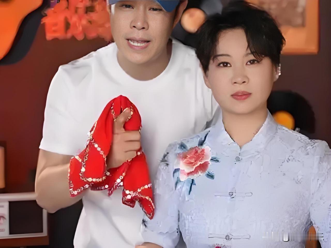 小沈阳一夜成名后，面对突如其来的名利诱惑，产生一些浮躁心态是人之常情。但沈春阳能