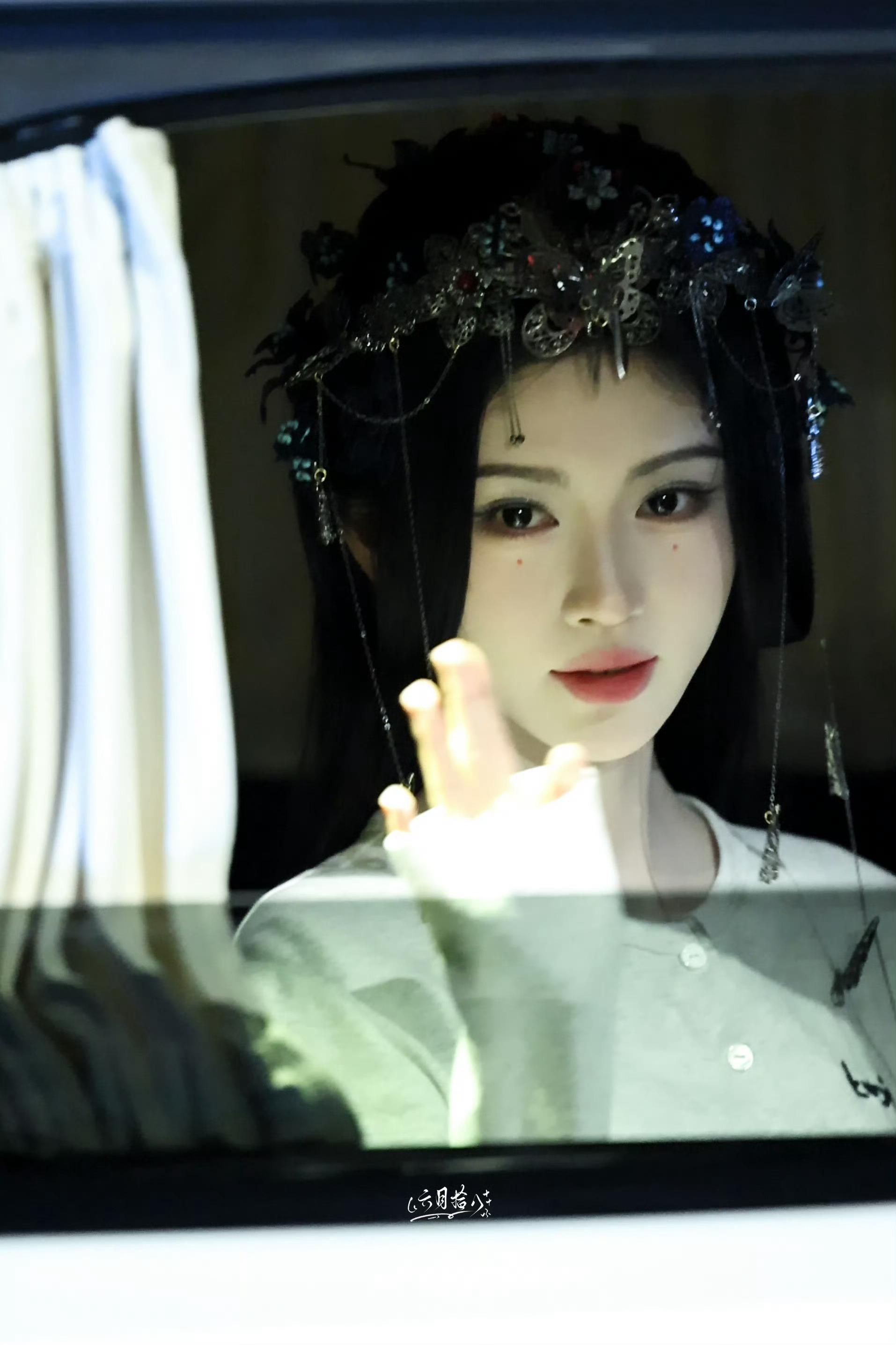 鞠婧祎苏绿夏 jjy鞠婧祎万花世界 醒来万物皆是沉寂,唯有你是世间的一抹旖旎