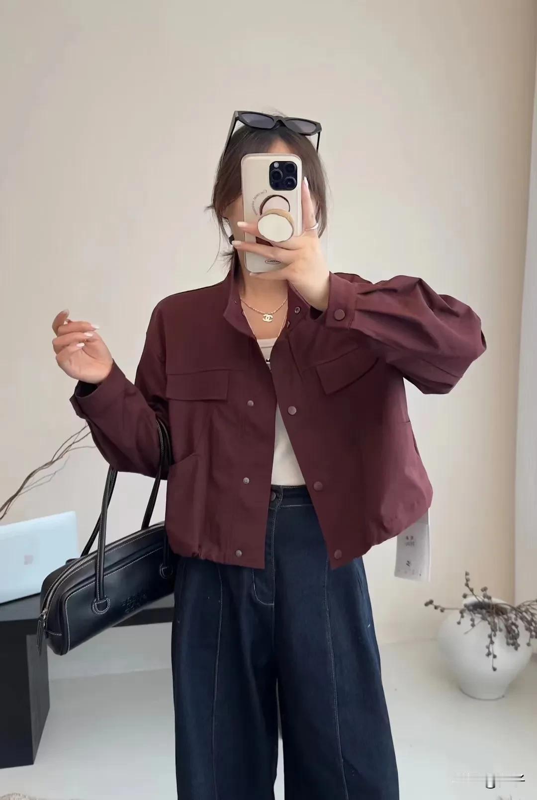#关于女生穿搭# #女人穿搭推荐# 清丽如雪舞。