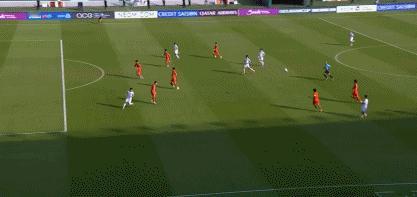 U23国足打进四强李昊真牛  杨皓宇罚丢。好在李昊挽救了国足扑出对方的点球～ 全