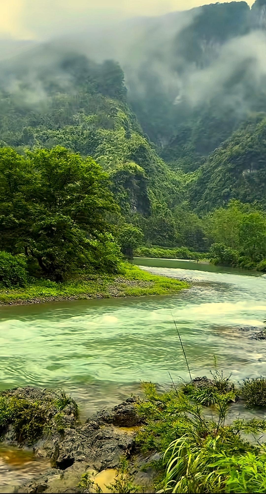 这些表现，中一半就是很通透的人了：
 
1. 不强行解释，不拼命自证
懂你的人不