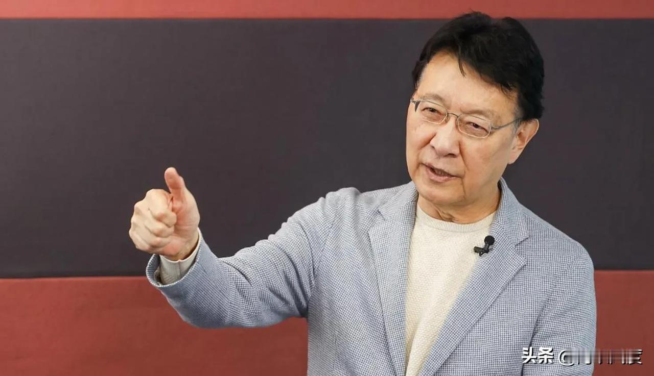 赵少康其人！在大陆有人奉他为蓝营的精神领袖，有人说他一向反陆。有人说他是战斗蓝的