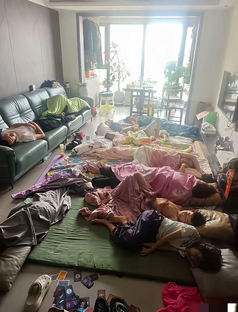 换做其他人会不会疯掉！
每次放暑假，我老公家的外甥，外甥女都扎堆跑来了，每天都要