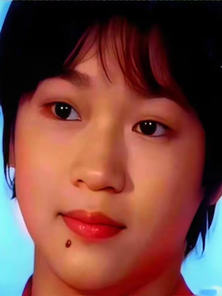 全红婵哥哥直播间，弹幕飘来四个字：湛江之耻。他当场脸就红了，一字一句念出ID，质