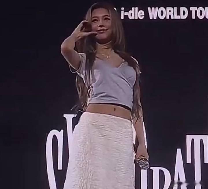 赵美延 姐妹怎么会… 